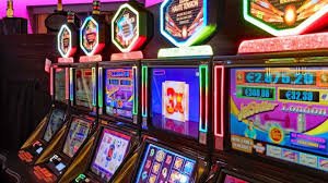 Chơi live casino trực tuyến cùng dealer chuyên nghiệp tại tham khao mn